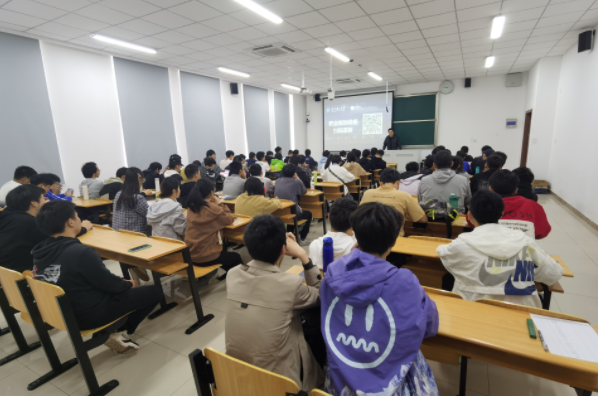 利来国际w66科技集团在南京理工大学网络空间安全学院举办职业生涯规划讲座
